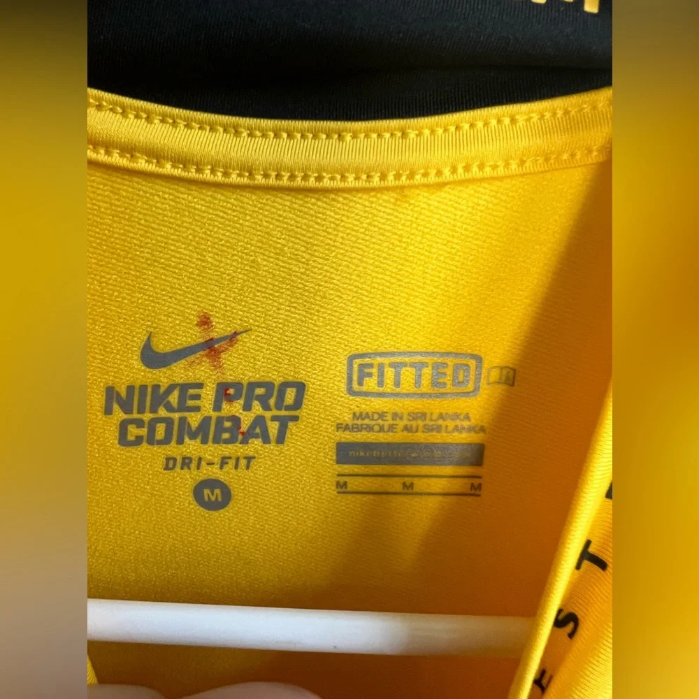 NIKE PRO COMBAT MEN PULLOVER SWEATSHIRTS LONG SLEEVE DRI FIT BLACK YELLOW SIZE M